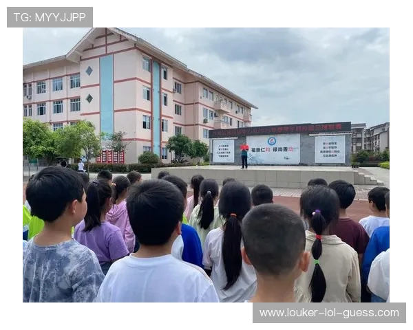 日喀则市四高足球球星崛起记：从校园绿茵场到职业梦想的追逐之路